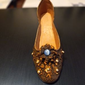 Miniature shoe